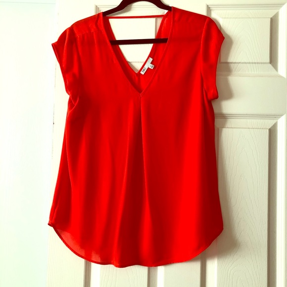 Tops - EUC- Bright v-neck blouse